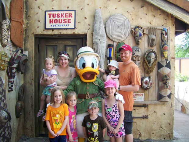 Planning a Family Disney Vacation on a Budget &#8211; Top 5 Tips