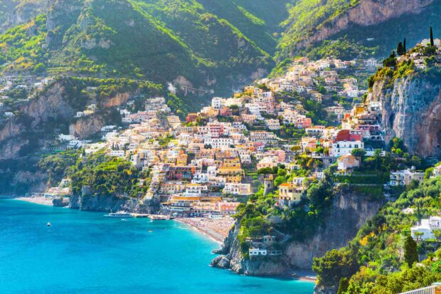 Exploring the Amalfi Coast on Foot: Ultimate 2024 Guide