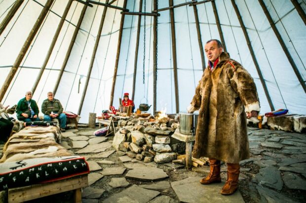 Norwegian Cultural Immersion ─ Experience Local Traditions at Glamping Destinations